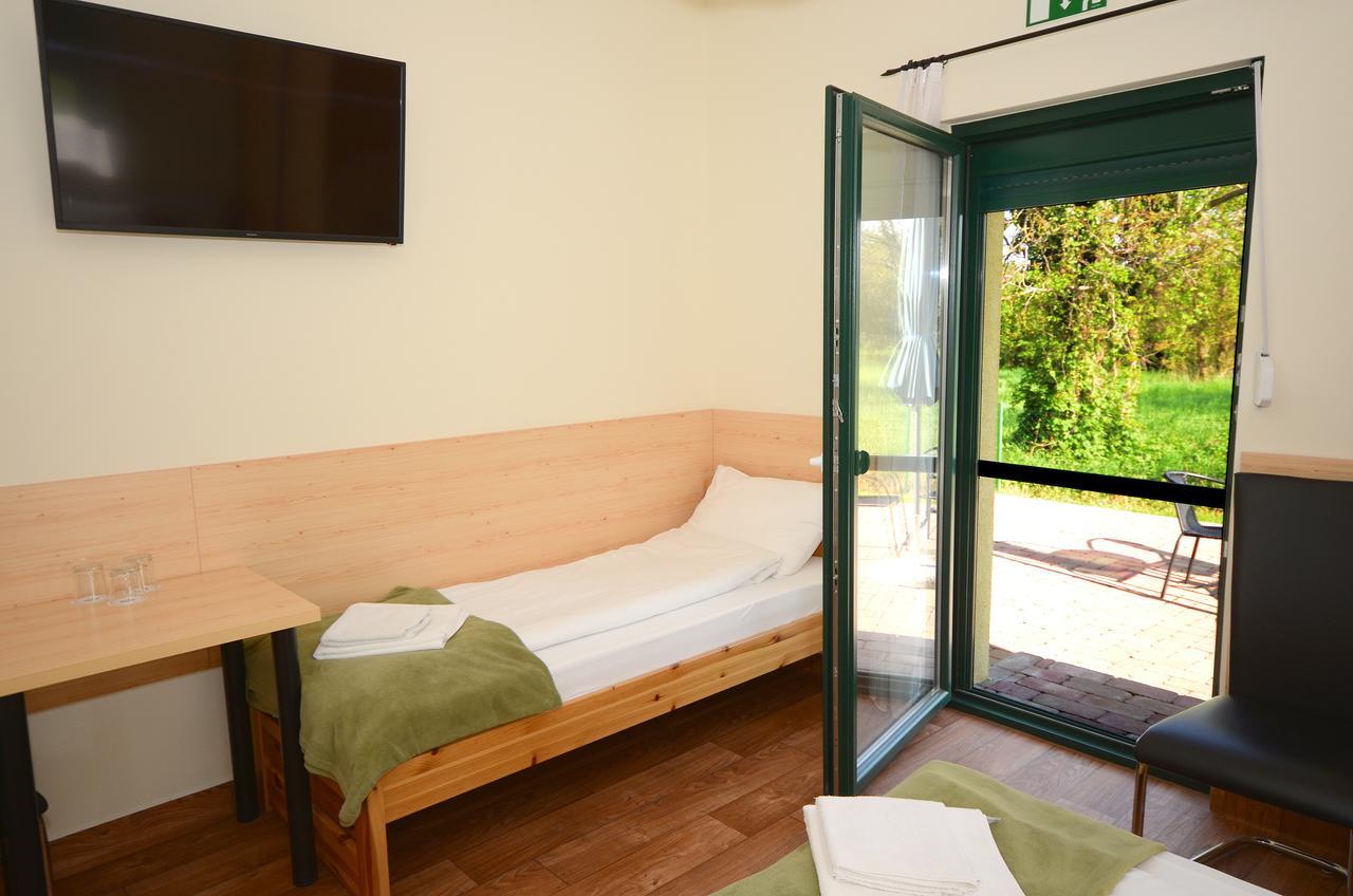 Szarszo Panzio Bed and Breakfast Balatonszarszo Εξωτερικό φωτογραφία