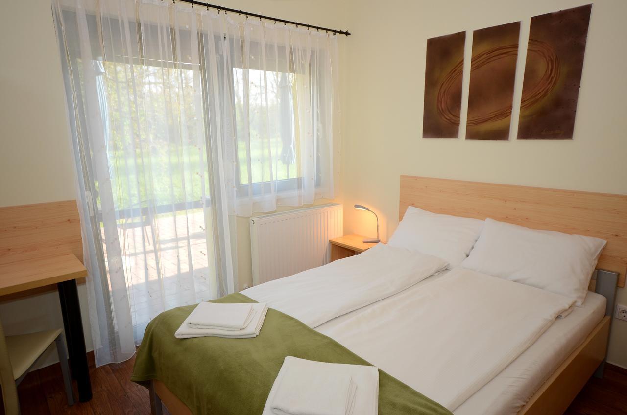 Szarszo Panzio Bed and Breakfast Balatonszarszo Εξωτερικό φωτογραφία