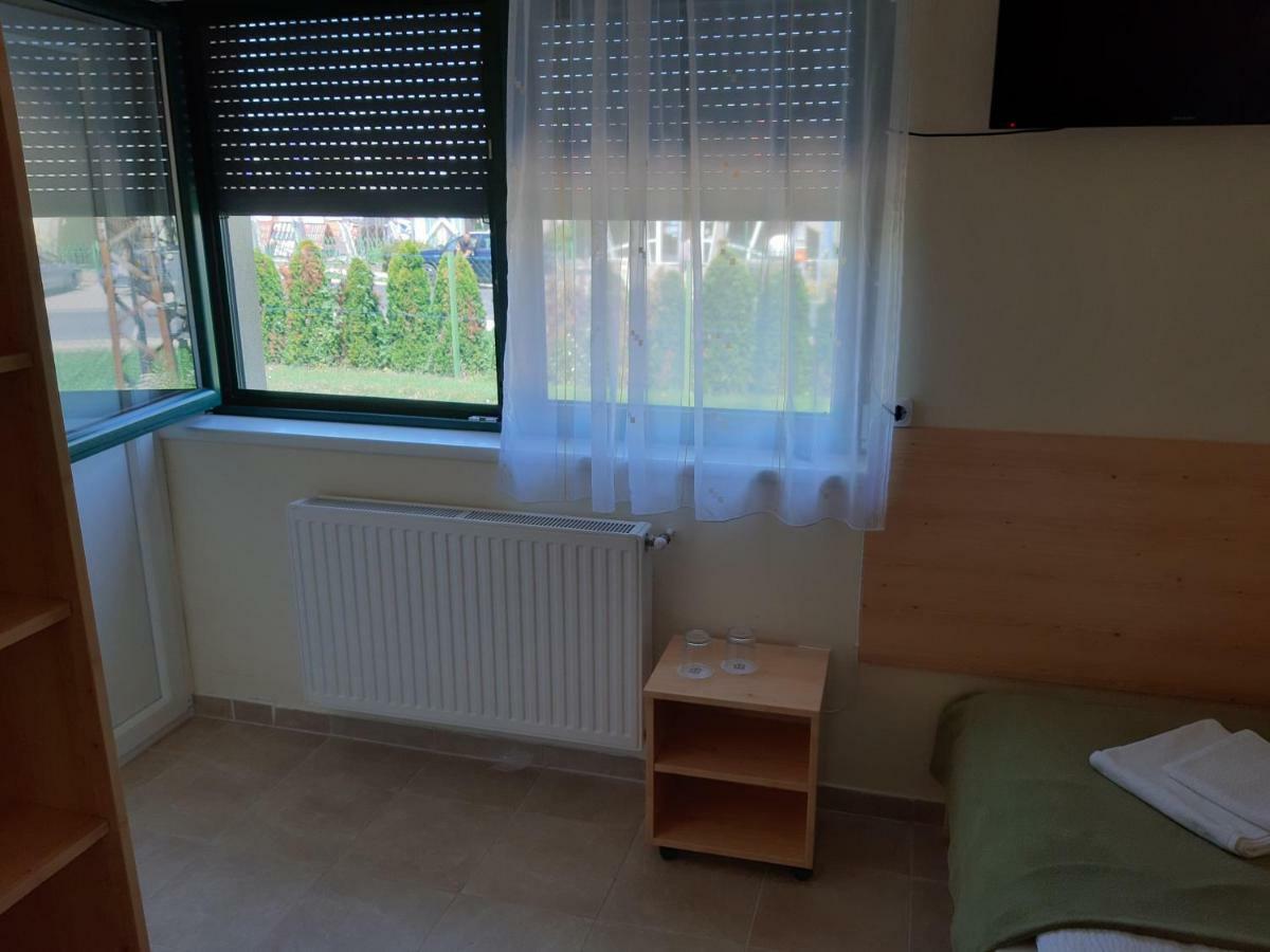Szarszo Panzio Bed and Breakfast Balatonszarszo Εξωτερικό φωτογραφία